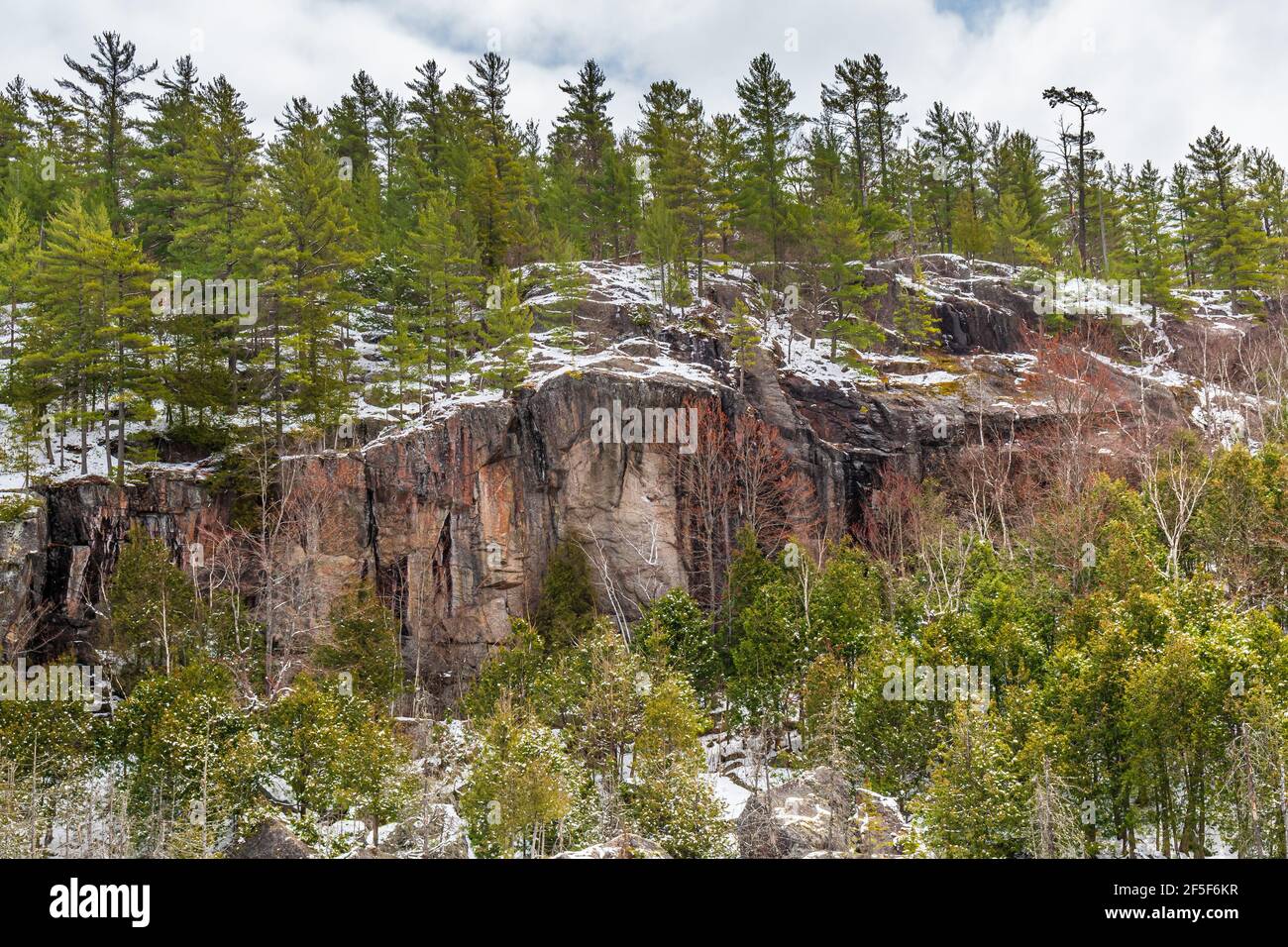 Oxtongue Rapids Conservation Area Dwight Ontario Kanada im Winter Stockfoto