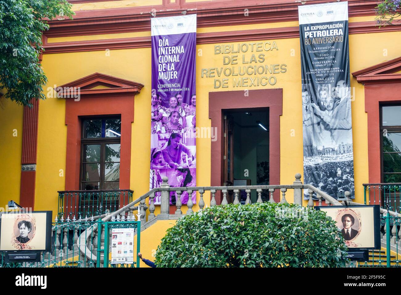 Mexiko Mexiko Stadt Ciudad de Federal District Distrito DF D.F. CDMX San Angel Plaza del Carmen Biblioteca de las Revoluciones de Mexico Bibliothek der Stockfoto