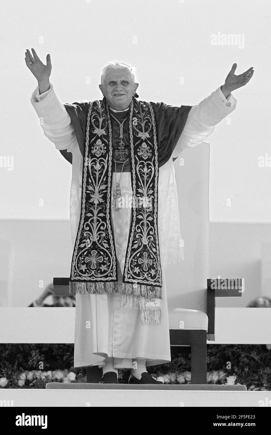 Valencia, Spagna. 09th. Juli 2006. 09. Juli 2006 : Papst Benedikt XVI. Während der Apostolischen Reise nach Valencia (Spanien) anlässlich des Fünften Welttreffens der Familien Quelle: Independent Photo Agency/Alamy Live News Stockfoto