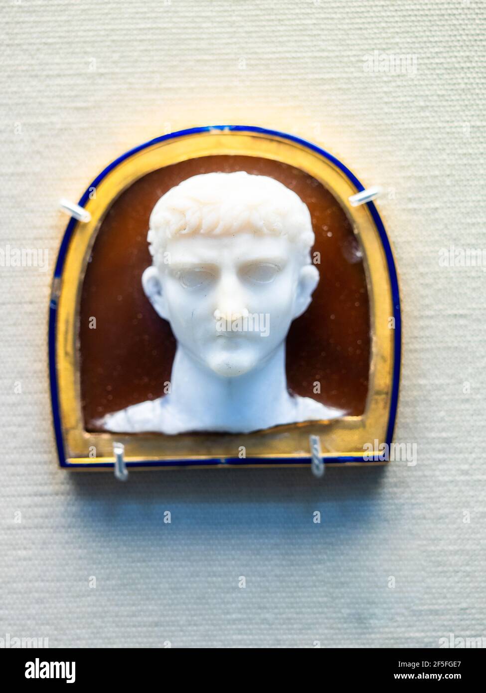 Fragmentarische Sardonyx Cameo: Porträtbüste des Germanicus Caesar mit Kürassen und Lorbeerkranz Roman, um 14-50 n. Chr. Stockfoto