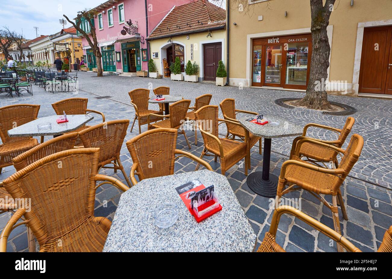 Straßencafé in Szentendre, Hungaru Stockfoto