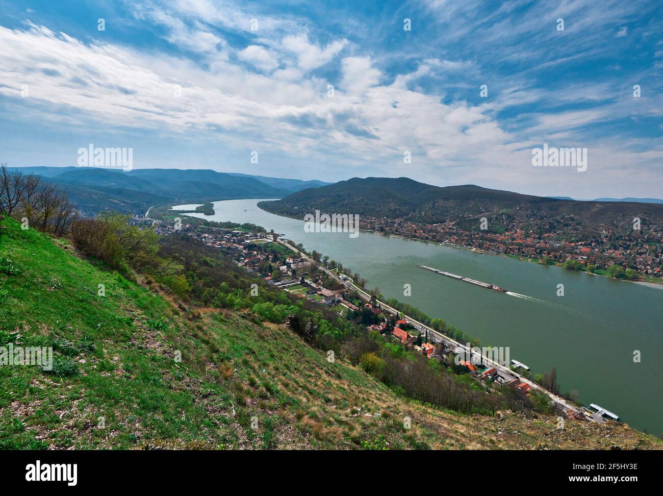 Blick auf die Donau in der ungarischen Landschaft Stockfoto