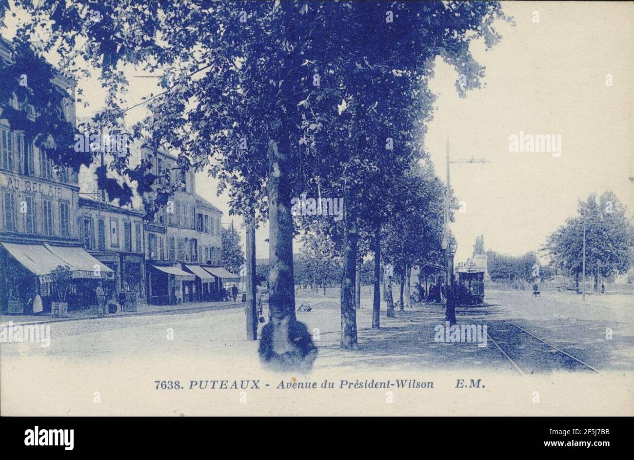 Puteaux.Avenue du Général-de-Gaulle.Avenue du Président-Wilson. Stockfoto