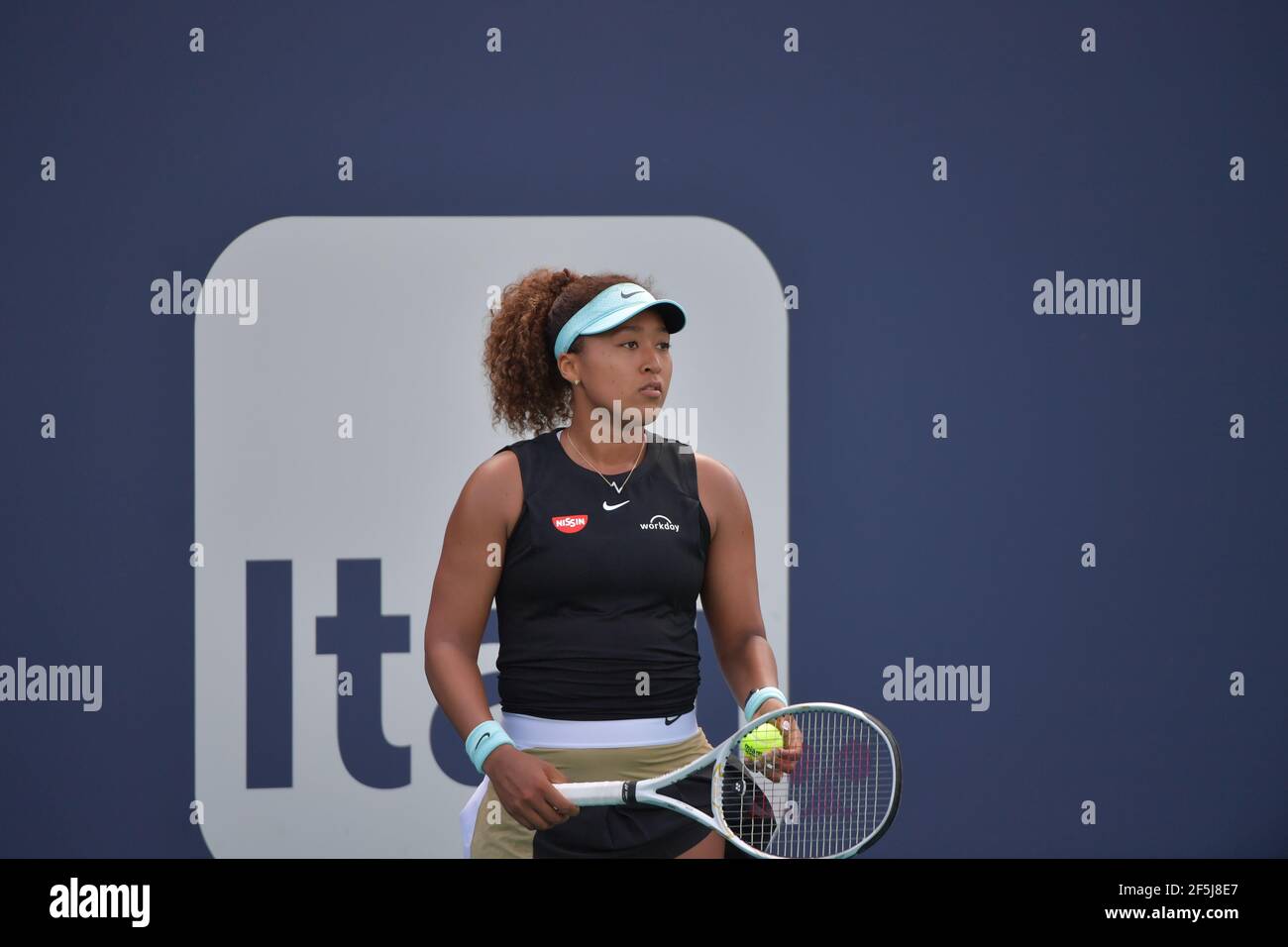 Miami Gardens, Florida, USA. März 2021, 26th. Naomi Osaka von Japan besiegt Ajla Tomljanovi? Von Australien am Tag 5 der 2021 Miami Open am 26. März 2021 in Miami Gardens, Florida Menschen: Naomi Osaka Kredit: Hoo Me.Com/Media Punch/Alamy Live News Stockfoto