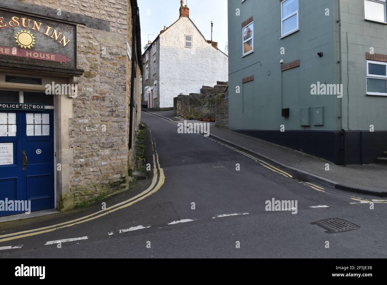Die Kreuzung von High Street und Catherine Street, Frome, Somerset, Großbritannien Stockfoto
