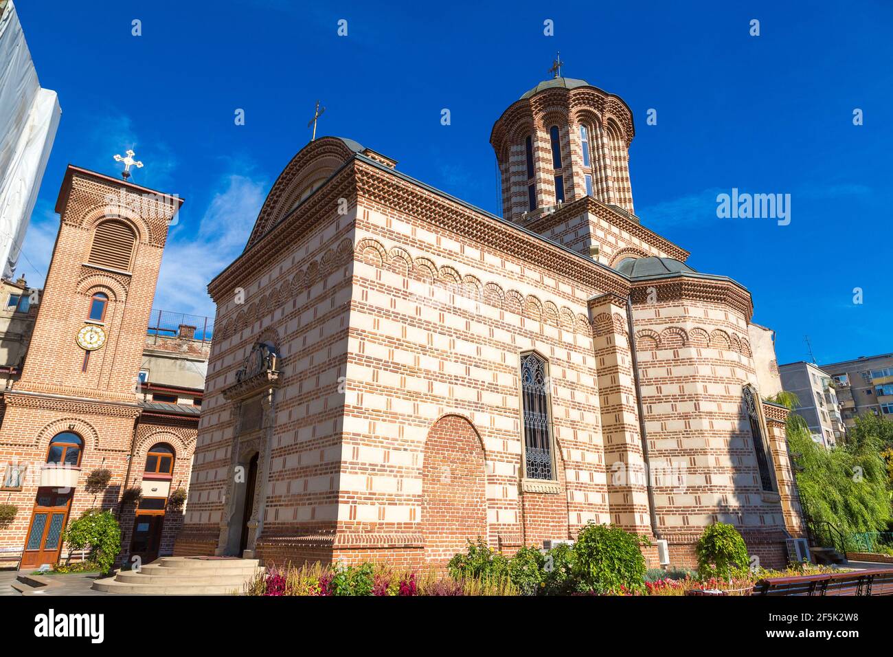 Curtea Veche die älteste Kirche an einem Sommertag in Bukarest, Rumänien Stockfoto