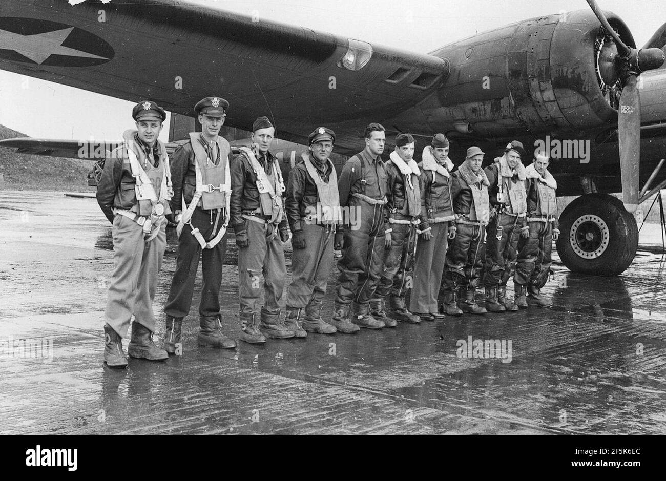 RAF Chelveston - 305th Bombardement Group -B-17 Crew Sport und General. Stockfoto