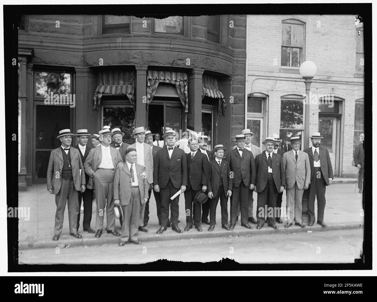 EISENBAHNBRUDERSCHAFTEN GRUPPE- C.M. RODGERS; MR. LEWIS; W.G. LEE, PRES., BRUDERSCHAFT DER EISENBAHN TRAINMEN; S. VEACH; A.B. GARRETSON, PRES. ORDEN DER EISENBAHNLEITER; W.J. BURKE; W.S. STEIN, Stockfoto