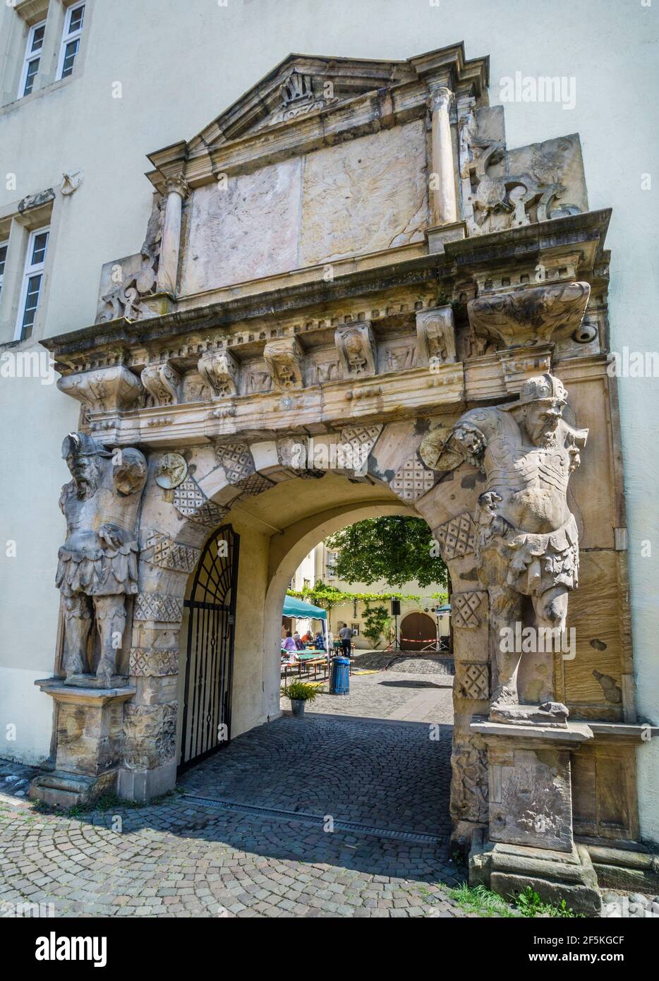 Tor zum Hof von Schloss Bergzabern, Bad Bergzabern, Deutsche Weinstraße; Rheinland-Pfalz, Deutschland Stockfoto