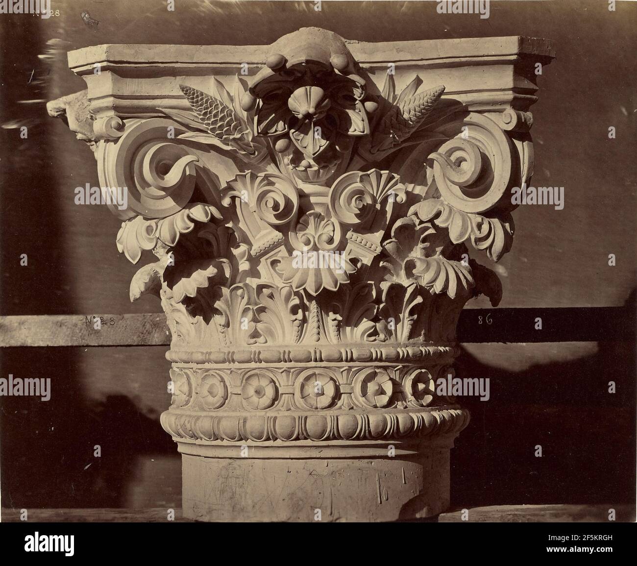 Chapiteau des colonnes du Grand Foyer.. Louis-Émile Durandelle (Französisch, 1839 - 1917) Stockfoto