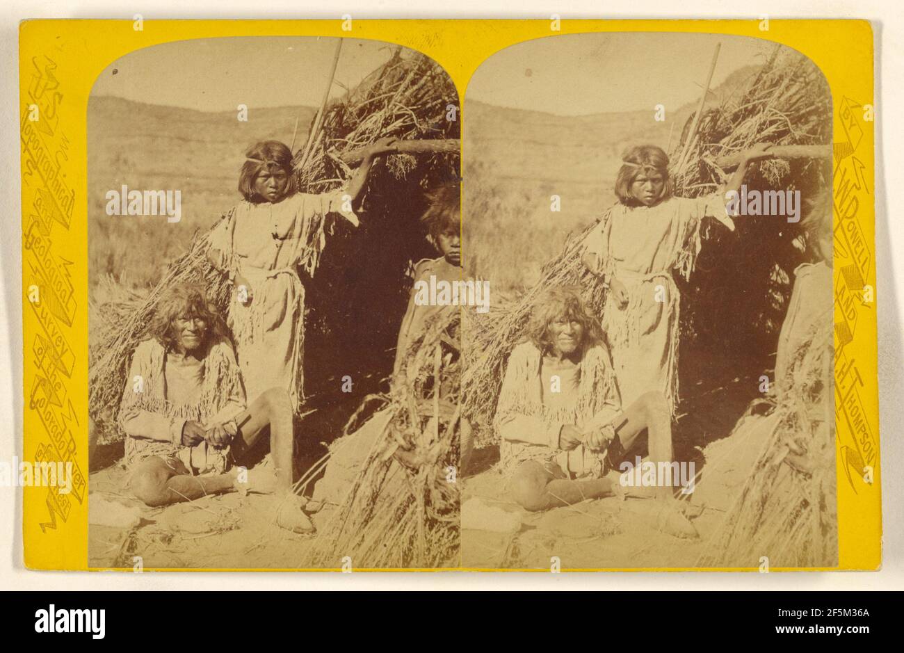 Der Pfeilmacher und seine Tochter. Kai-Vav-Its. Ein Stamm der Pai Utes, lebt auf...Kai-bab Plateau,...Grand Canon...Colorado.... John K. Hillers (amerikanisch, 1843 - 1925) Stockfoto