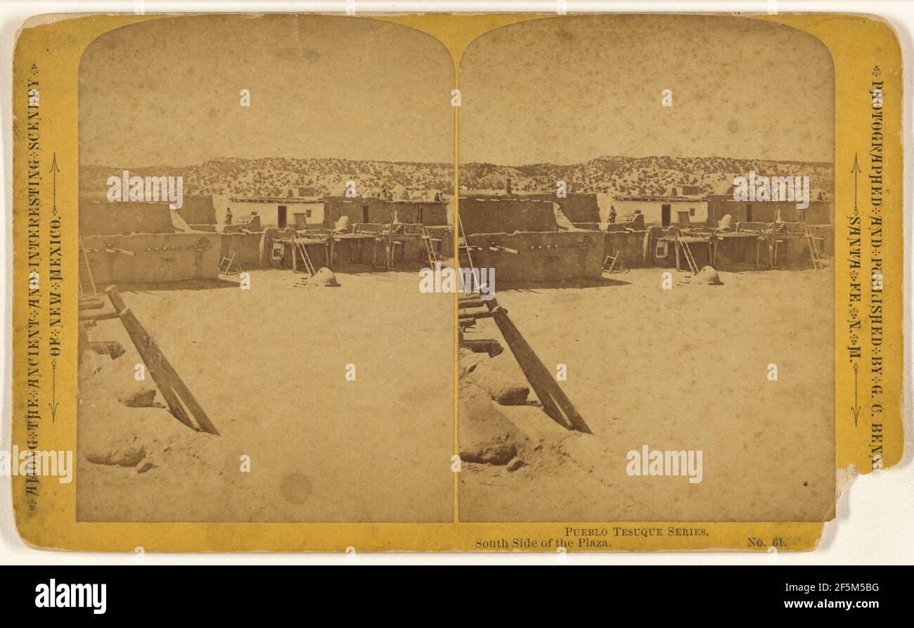 Südseite des Plaza. Pueblo Tesuque-Serie. Blick n.W. über Sandhügel spärlich mit Zedern & Pinons bedeckt ... George C. Bennett (Amerikaner, 1846 - 1915) Stockfoto