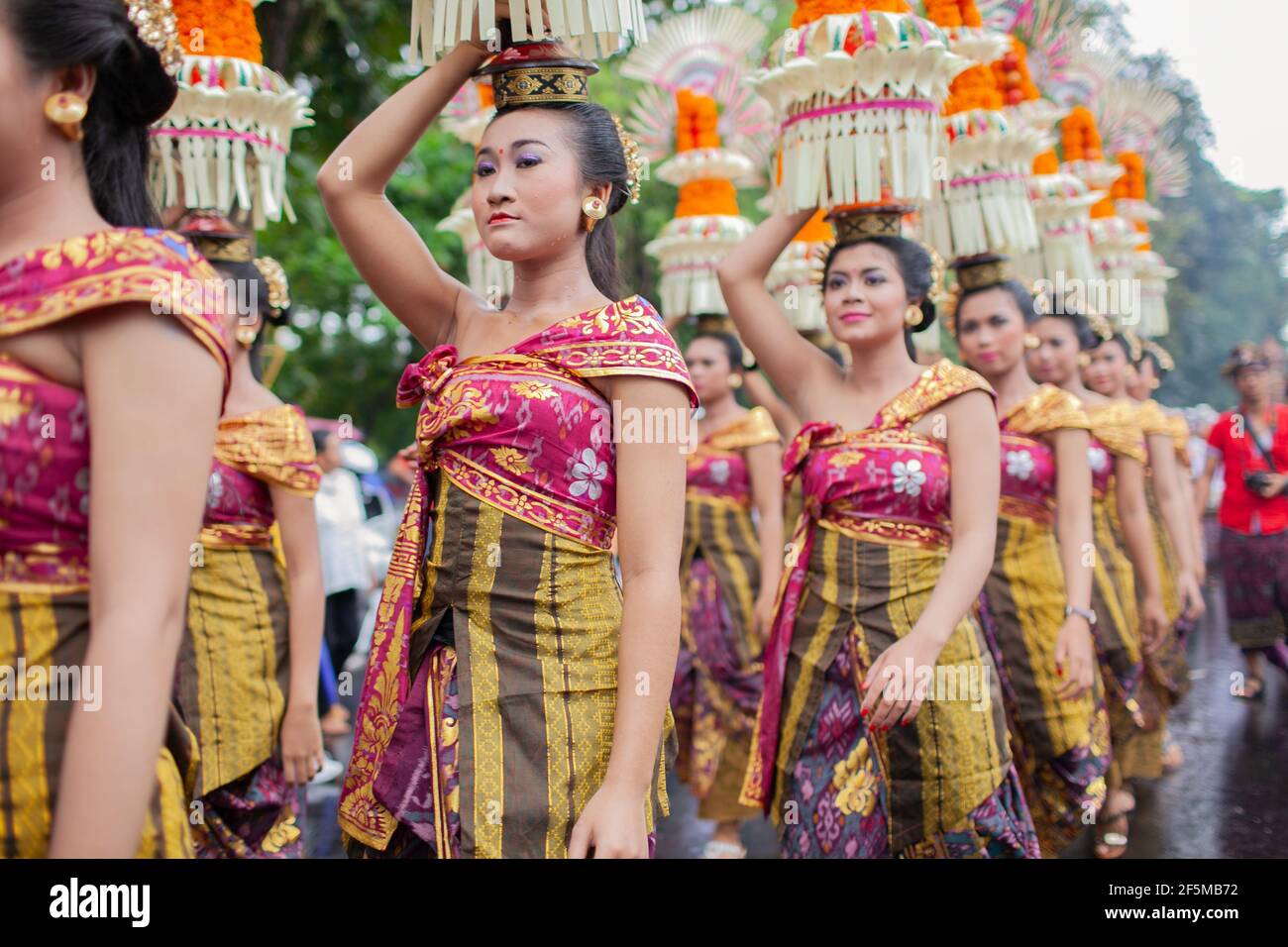 DENPASAR/BALI-JUNI 15 2013: Eröffnung des Bali Art Festivals Stockfoto