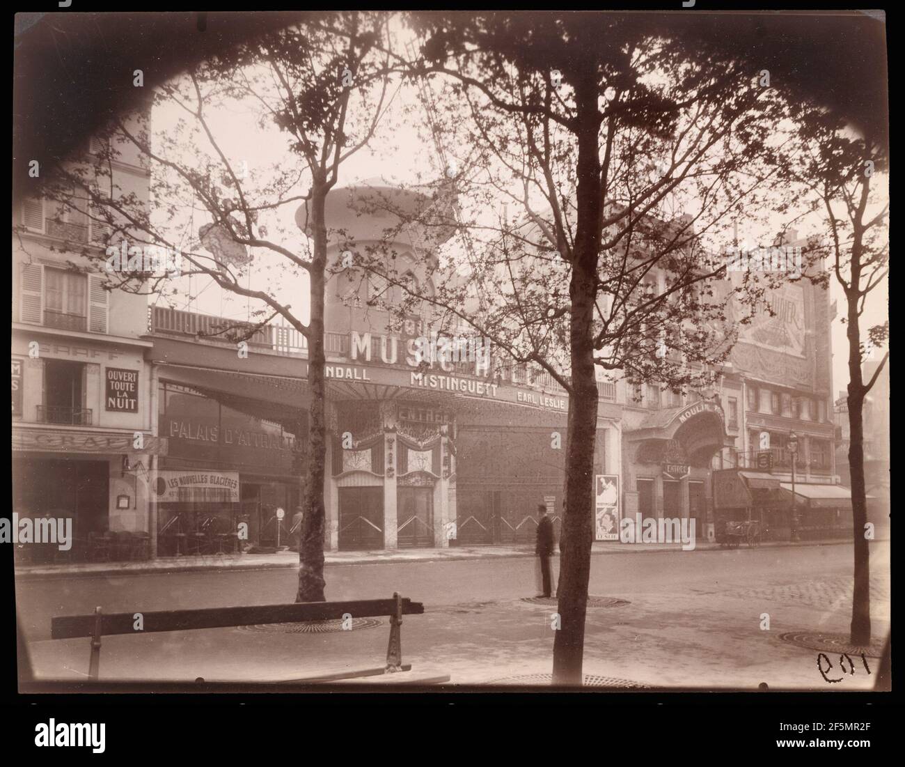 Das Moulin Rouge. Eugène Atget (Französisch, 1857 - 1927) Stockfoto