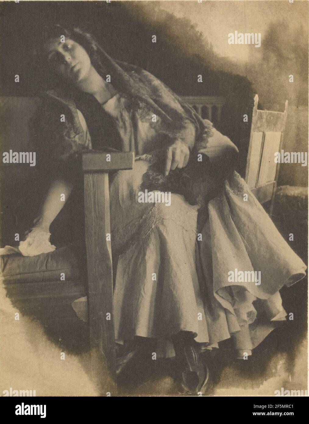 Frau im Stuhl. Joseph Turner Keiley (Amerikanisch, 1869 - 1914) Stockfoto