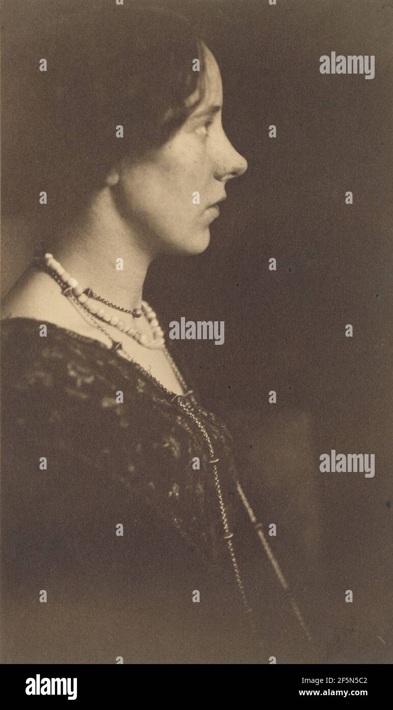 Ada Evans; Gertrude Käsebier, amerikanischen, 1852 - 1934, England; 1901;  Platin; 18,3 x 11 cm, 7 3,16 x 4 5,16 in Stockfotografie - Alamy