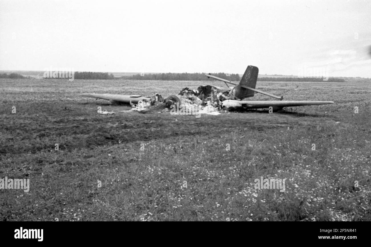 Wehrmacht Luftwaffe Sturzkampfbomber Junkes Ju 87 Stuka Ostfront Bruchlandung - Deutsche Luftwaffe Dive Bomber Junkes Ju 87 Stuka Abgestürzt Flugzeug Ostfront Stockfoto