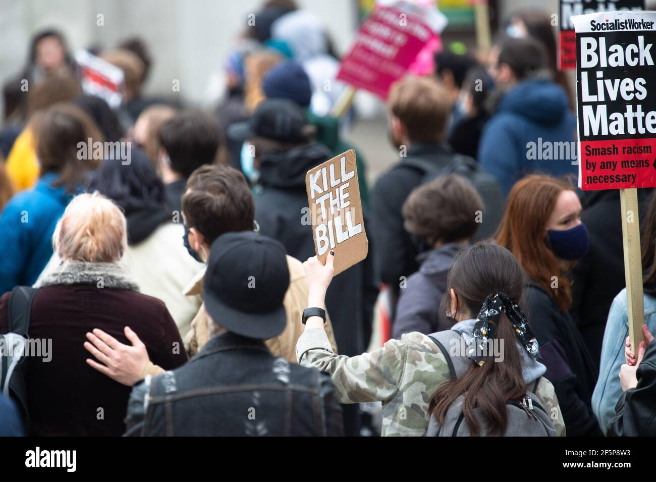MANCHESTER, Großbritannien der Protest "Kill the Bill" auf dem Petersplatz im Stadtzentrum von Manchester am Samstag, 27th. März 2021. (Kredit: Pat Scaasi - MI Nachrichten) Kredit: MI Nachrichten & Sport /Alamy Live Nachrichten Stockfoto
