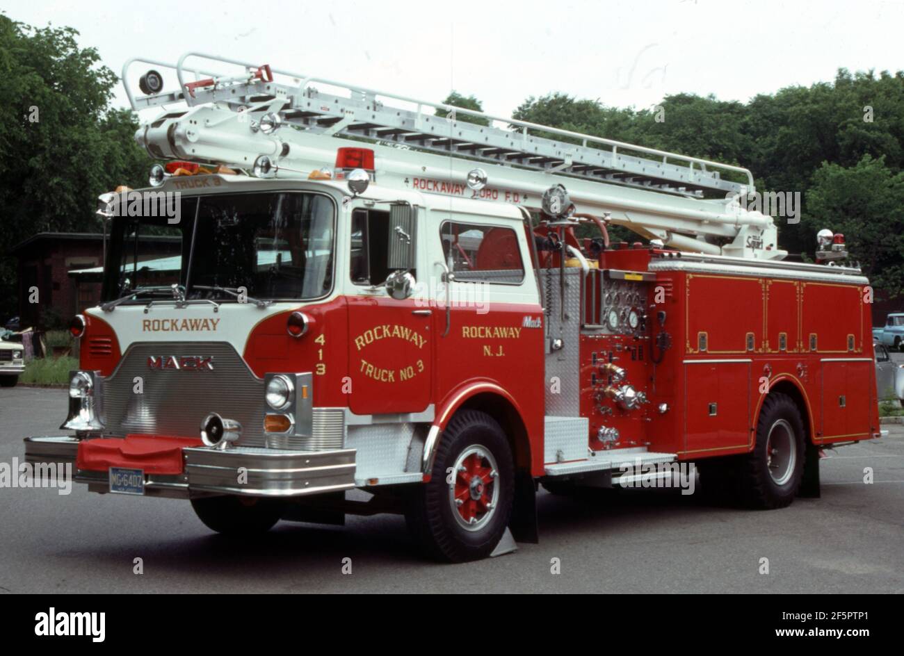 USA US-Fire Truck MACK CF Modell 50 Fuß Teleskop Stockfoto