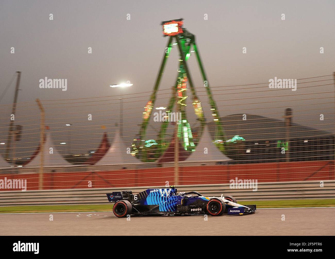 Sakhir, Bahrain. März 2021, 27th. Motorsport: Formel-1-Weltmeisterschaft, Großer Preis Von Bahrain, Qualifying. Der kanadische Fahrer Nicholas Latifi vom Team Williams auf der Strecke. Kredit: Hasan Bratic/dpa/Alamy Live Nachrichten Stockfoto