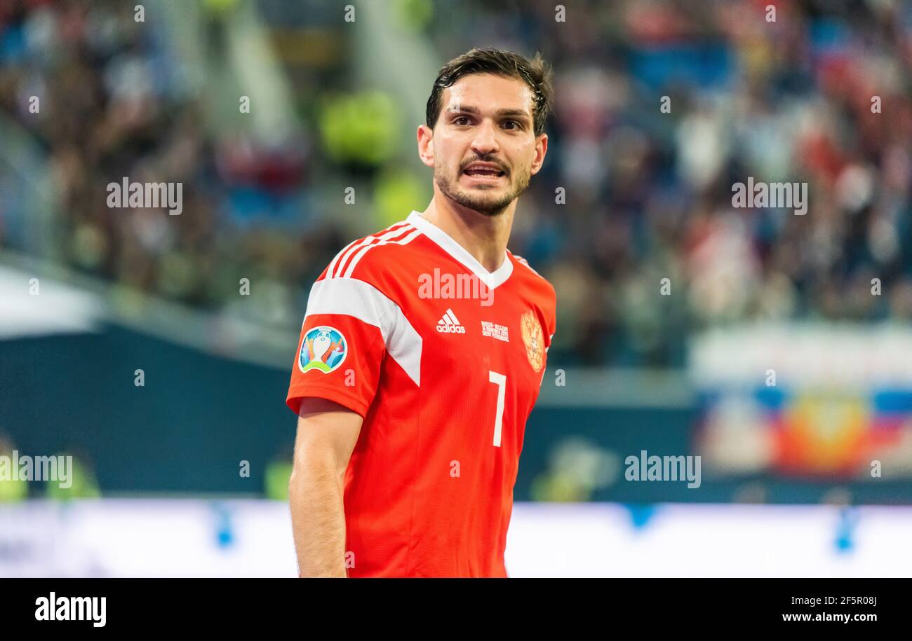 Sankt Petersburg, Russland – 16. November 2019. Die russische Fußballnationalmannschaft Mittelfeldspieler Magomed Ozdoyev während der UEFA Euro 2020 Qualifikationsspiel Russi Stockfoto