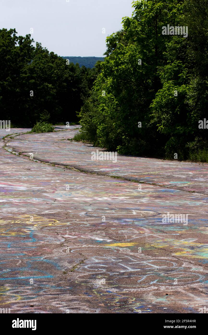 Graffiti Highway mit Spray Paint in Centralia, Pennsylvania, wo der Film Silent Hill seinen Sitz hatte Stockfoto