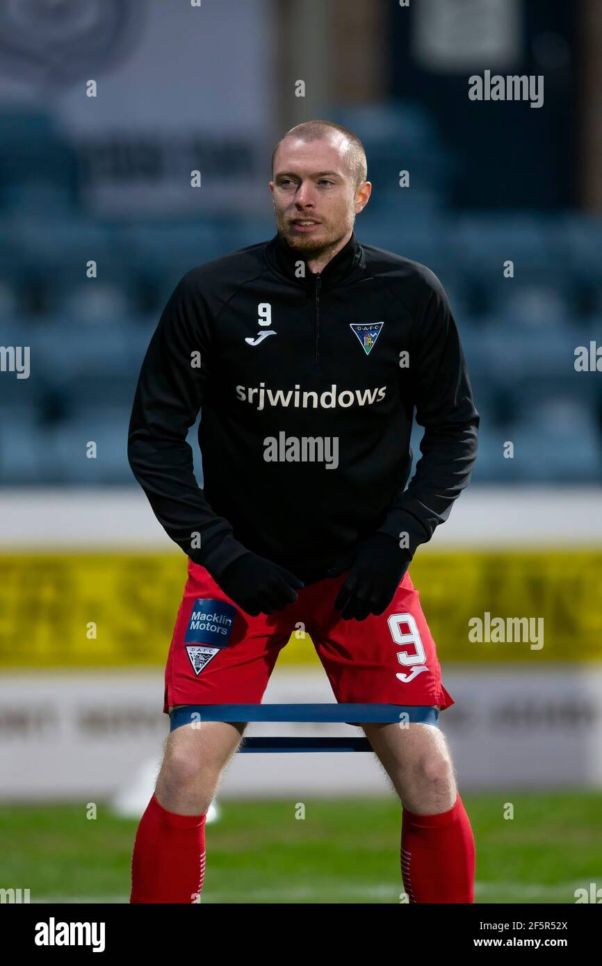 Dens Park, Dundee, Großbritannien. März 2021, 27th. Scottish Championship Football, Dundee FC gegen Dundee; Craig Wighton von Dundee Athletic beim Aufwärmen vor dem Spiel Credit: Action Plus Sports/Alamy Live News Stockfoto