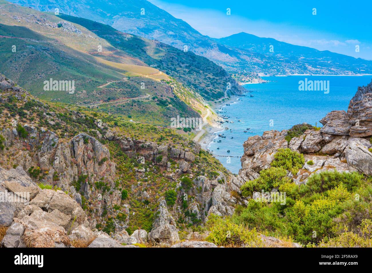 Schöne Sommerlandschaft der Südküste der Insel Kreta, Kourtaliotiko Schlucht, Griechenland Stockfoto