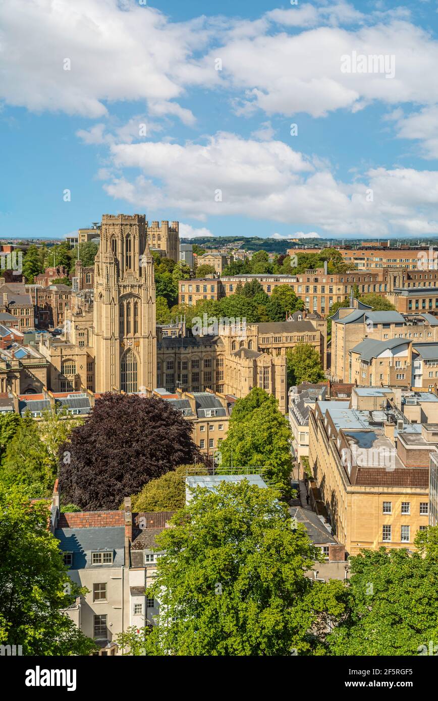 Blick auf die Stadt Bristol und die Universität Bristol vom Brandon Hill, Somerset, England, Großbritannien Stockfoto