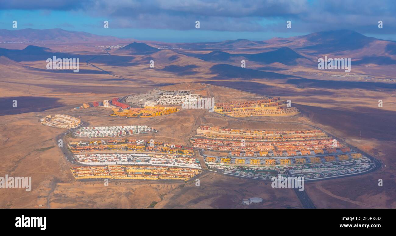 Luftaufnahme von Ferienwohnungen in Puerto del Rosario, Fuerteventura, Kanarische Inseln, Spanien. Stockfoto