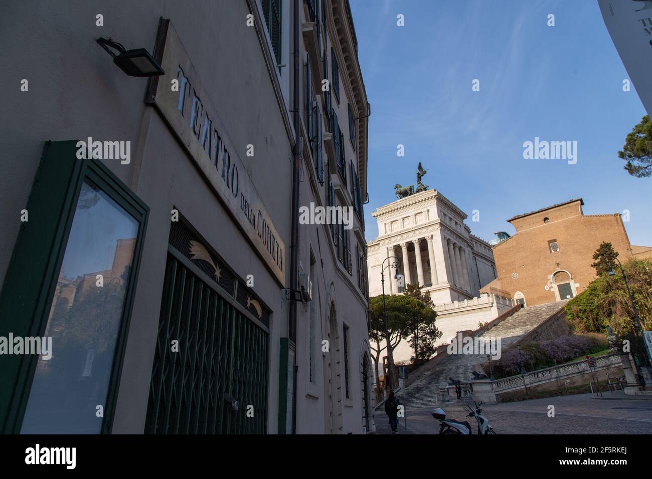 Rom, Italien. März 2021, 27th. Blick auf das geschlossene della Cometa Theater, vor dem Kapitolinischen Hügel in Rom (Foto: Matteo Nardone/Pacific Press) Quelle: Pacific Press Media Production Corp./Alamy Live News Stockfoto