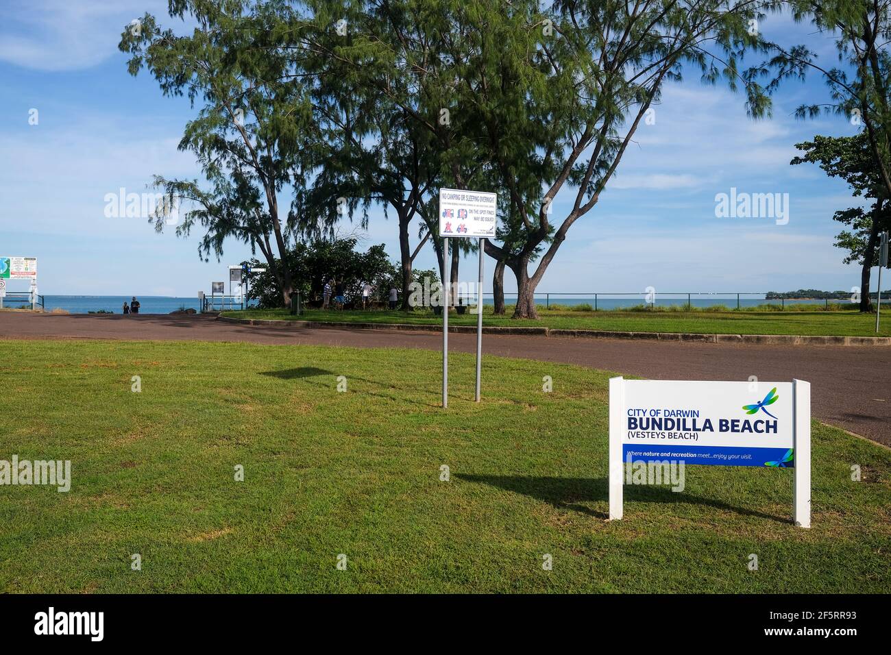 Unterschreiben Sie mit dem neuen Namen für Bundilla Beach, früher bekannt als Vesteys Beach, in Darwin, Northern Territory of Australia Stockfoto