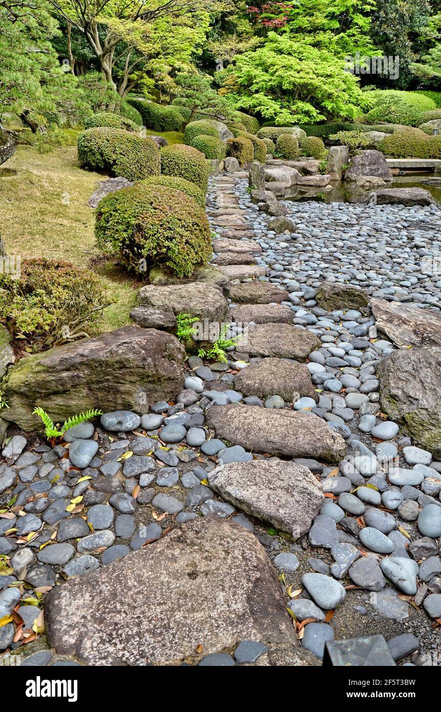 Steinerne japanische Treppe im Ohori Park Japanese Garden. Fukuoka, Japan Stockfoto