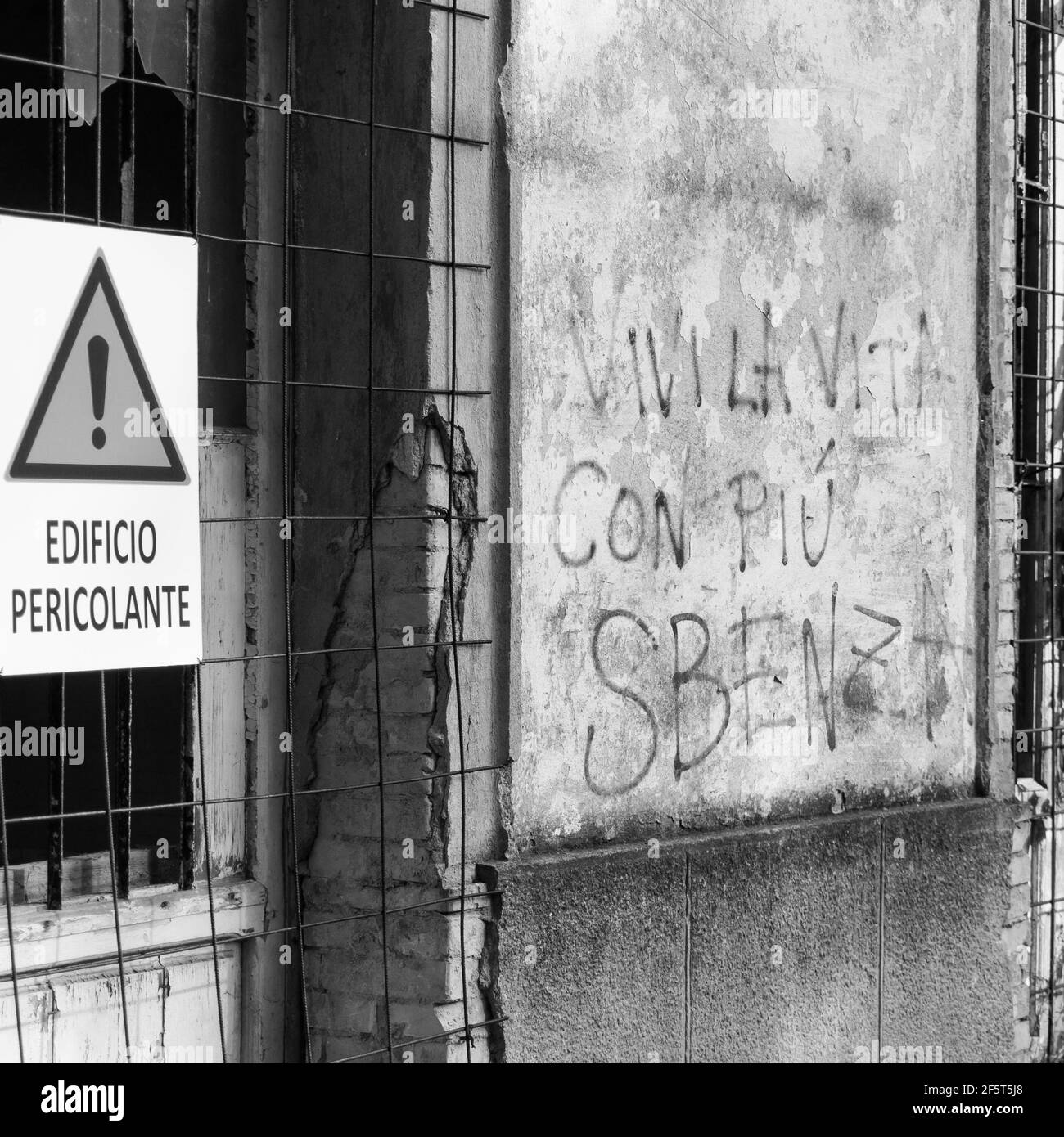 Urbex in einem verlassenen psychiatrischen Krankenhaus in Italien Stockfoto