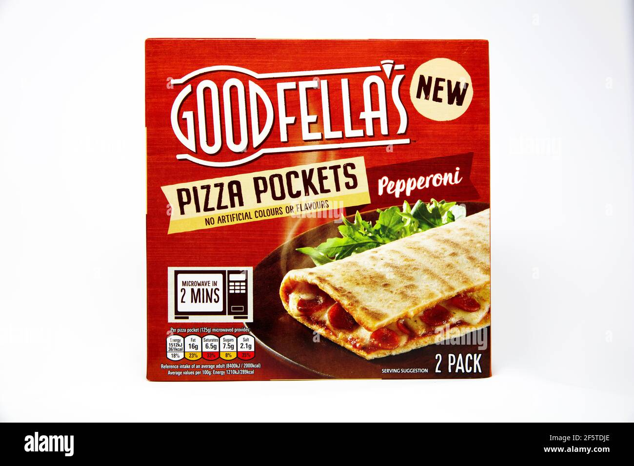 Goodfella's Pizza steckt Pepperoni in die Tasche Stockfoto