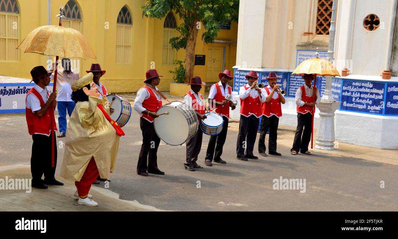 TIRUCHIRAPPALLI-INDISCHE KATHOLISCHE HOCHZEIT Stockfoto