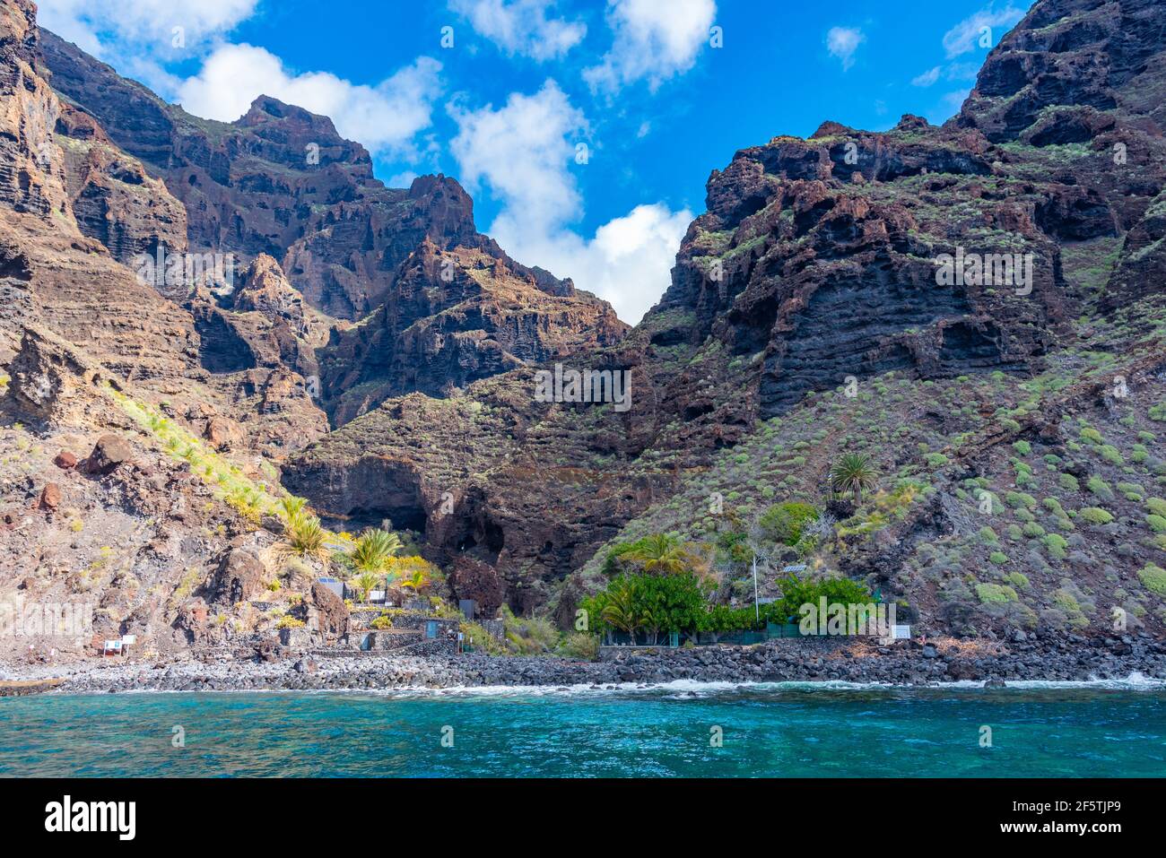 Masca Strand zwischen Los gigantes Klippen auf Teneriffa, Kanarische Inseln, Spanien. Stockfoto