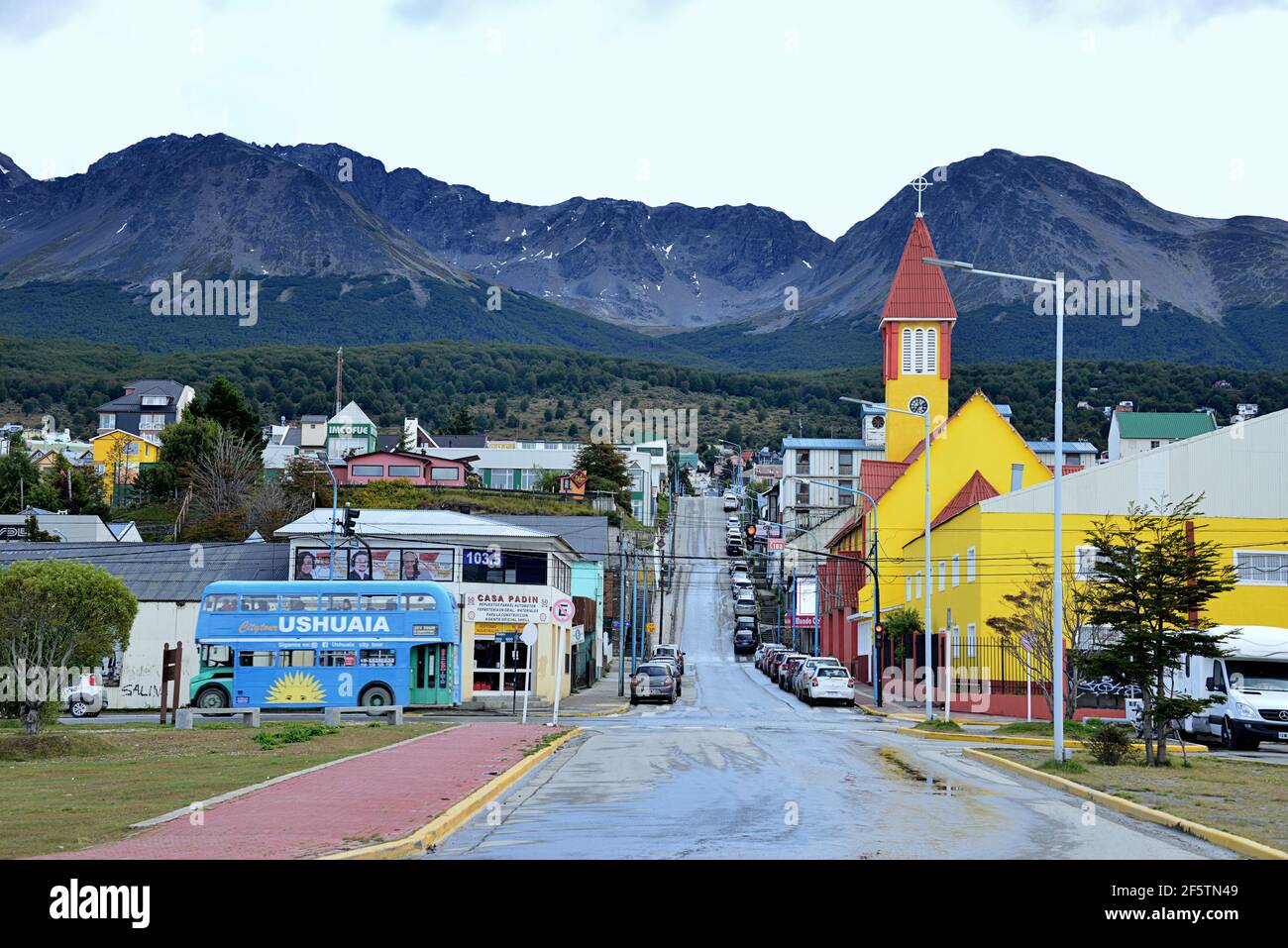 Ushuaia ist eine argentinische Stadt, die am südlichen Ende des Landes in Feuerland liegt und den Spitznamen "das Ende der Welt" trägt. Stockfoto