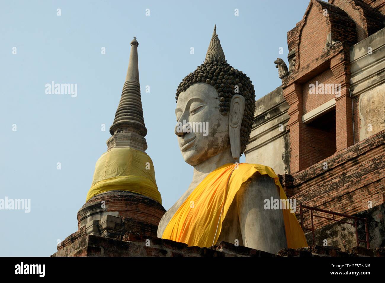 Wat Yai Chai Mongkhon ist ein buddhistischer Tempel, der von König U-Thong im Jahre 1357 n. Chr. erbaut wurde, um die Mönche aufzunehmen, die von Phra Wanratana ordiniert wurden Stockfoto