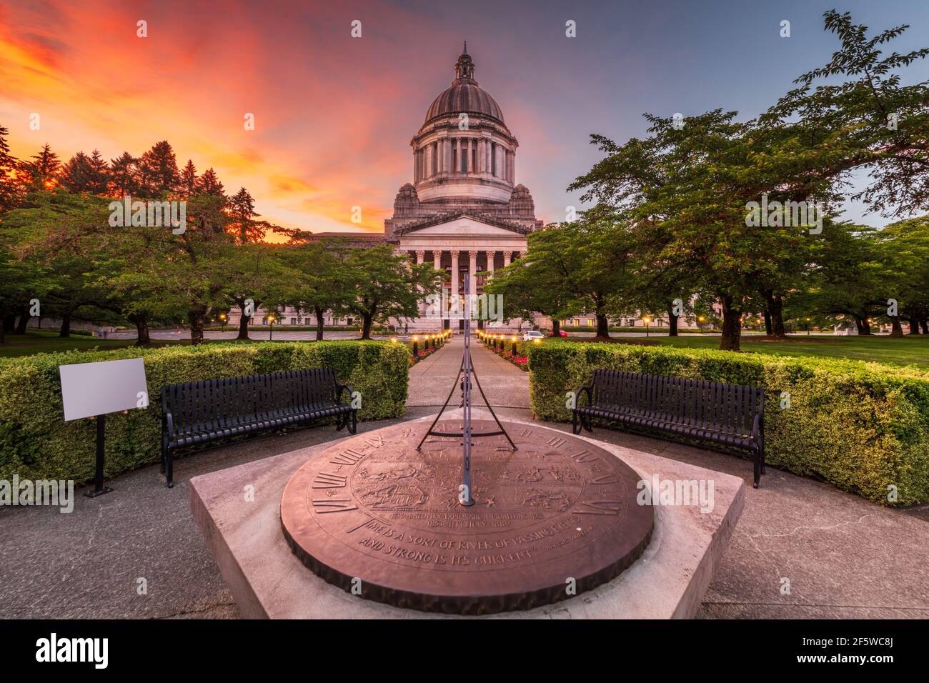 Olympia, Washington, USA State Capitol Building in der Abenddämmerung. Stockfoto