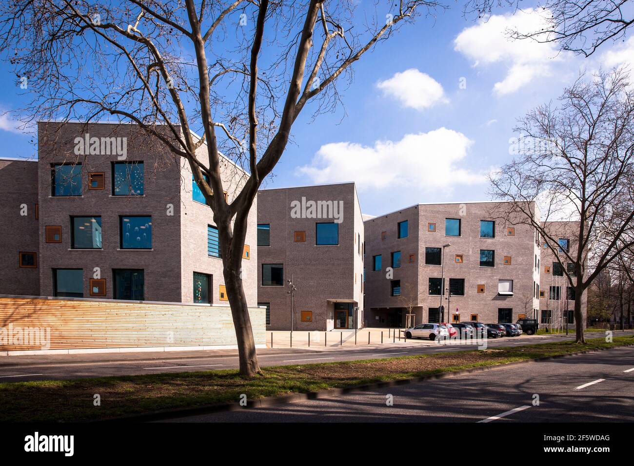 Gebäude der Schule campus Bildungslandschaft Altstadt Nord (BAN) in der Nähe der park Klingelpuetz, Architekt Gernot Schulz, Köln, Deutschland Gebaeude d Stockfoto