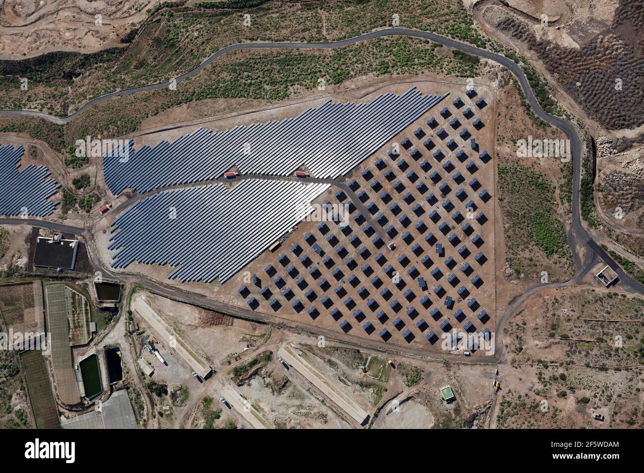 Luftaufnahme von Solaranlagen in der Nähe von El Poris, Teneriffa, Spanien Stockfoto