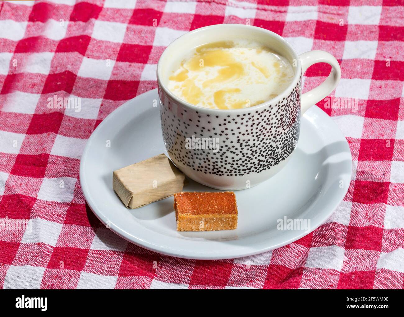 paisa mazamorra und Guava süß - kolumbianische Küche Stockfoto