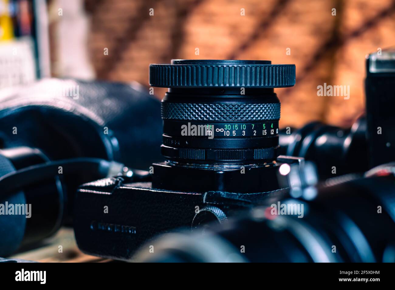 Vintage Fuji Kamera, Objektive und Blitz Stockfoto