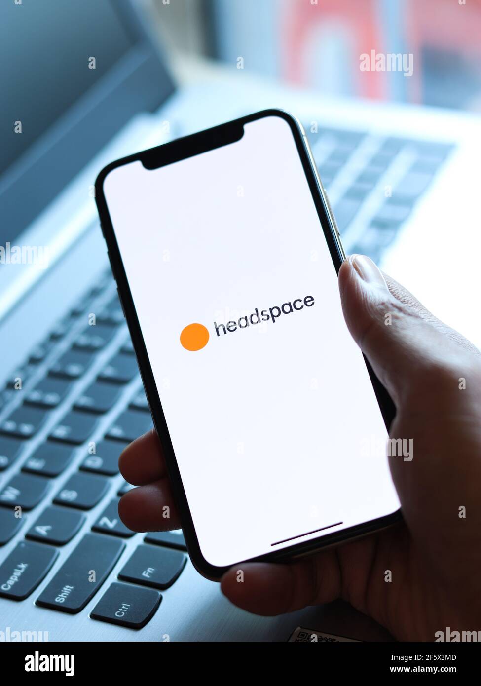 Assam, indien - 30. März 2021 : Headspace Logo auf Handy-Bildschirm Stock Bild. Stockfoto
