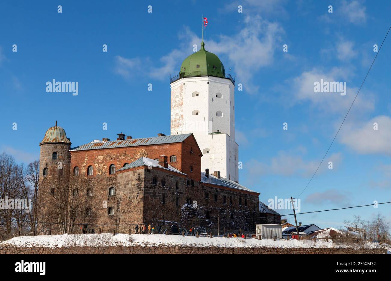 Schloss Vyborg außen an einem sonnigen Tag. Russland Stockfoto