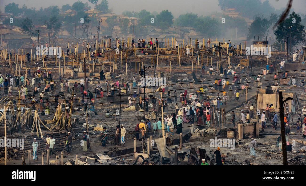 Feuer Im Lager Rohingya Stockfoto