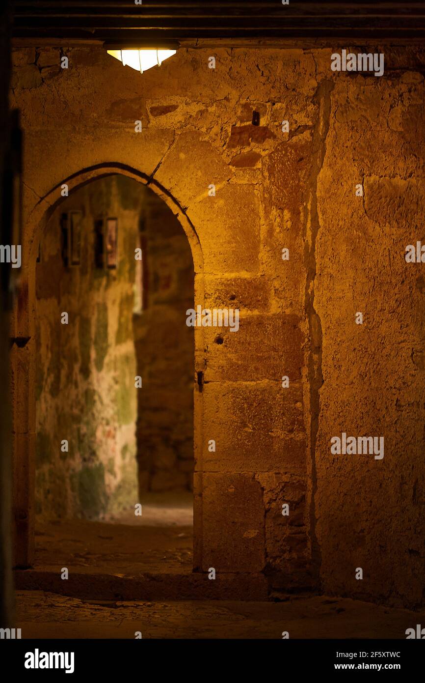 Im Inneren der zeitlosen zwei Meilen langen mittelalterlichen Mauer, die Rothenburg schützt. Stockfoto