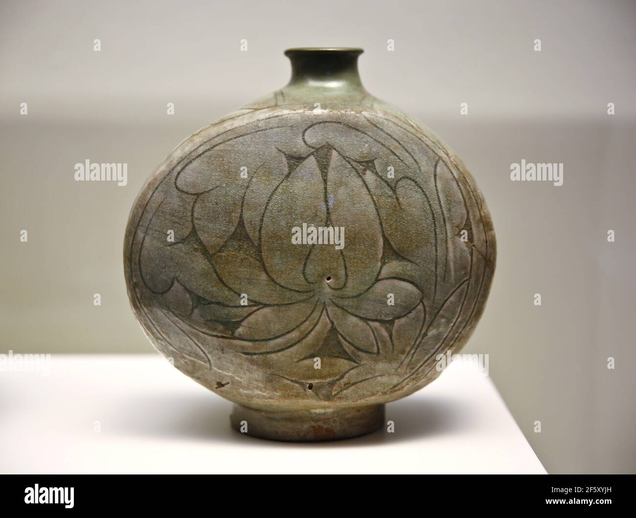 Glasvase, 15th - 16th Jahrhunderte. Joseon-Dynastie. Buncheong Keramik, koreanische Keramik. Museum Kulturen Der Welt. Barcelona. Spanien. Stockfoto