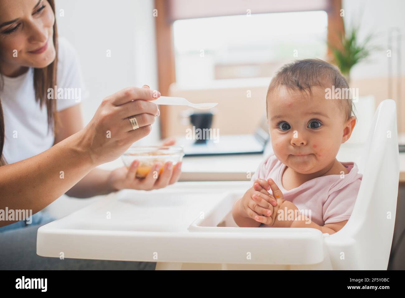 Baby mit Allergie weigern sich zu essen. Stockfoto